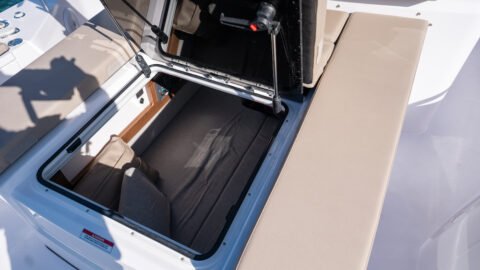 Axopar 28 aft cabin boat Share Sydney